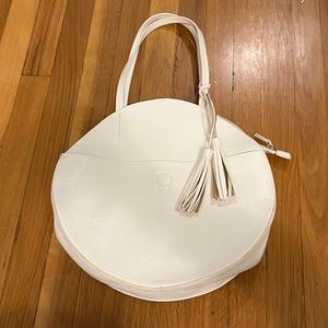 Remi/Reid white purse with shoulder strap and crossbody strap
